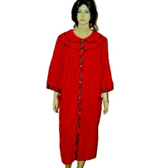 Carole Intimates & Sleepwear Womens Long Robe Snap Buttons Plus
